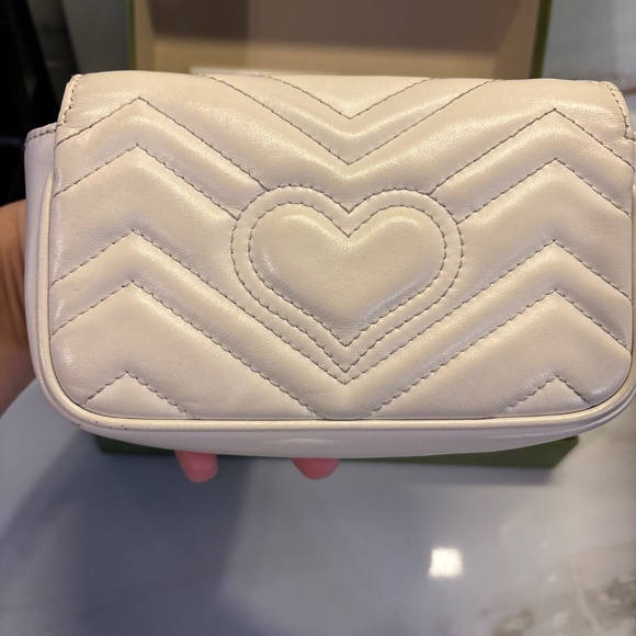 White GG marmont bag Authentic - Picture 5 of 7